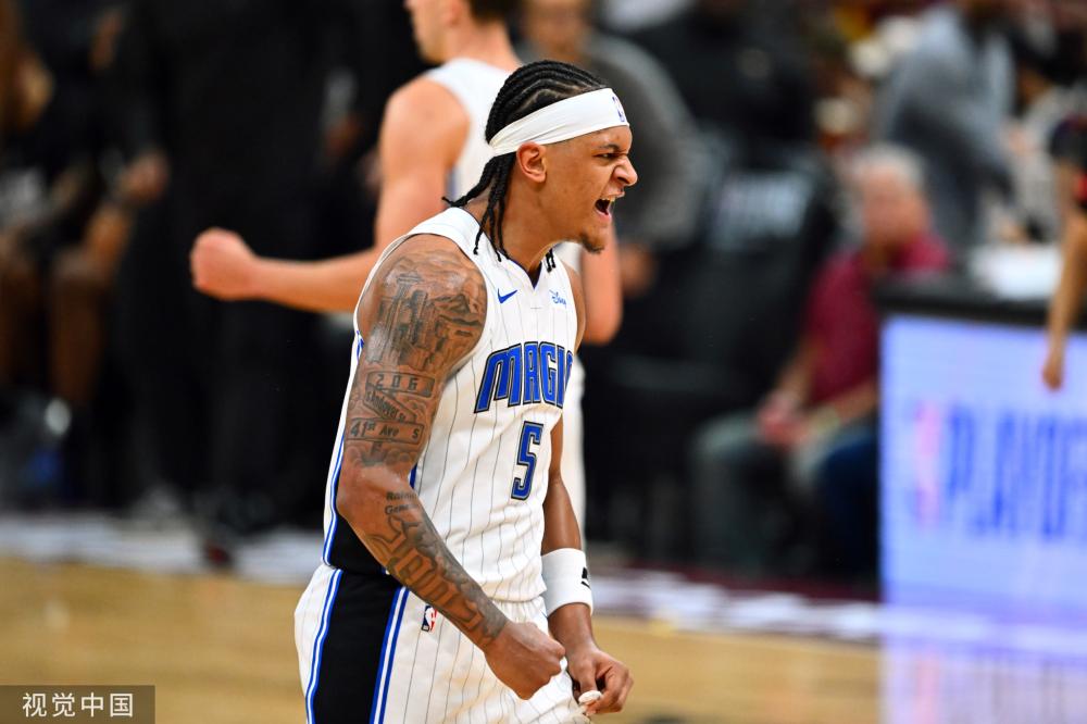 一个引人深 一个引人深